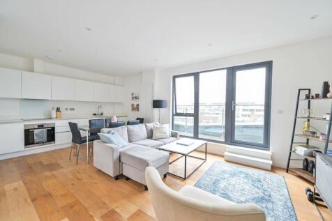 Waleorde Road, Elephant and Castle... 2 bed flat for sale