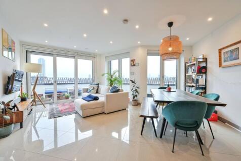 St Georges Circus, Southwark, London... 3 bed flat for sale