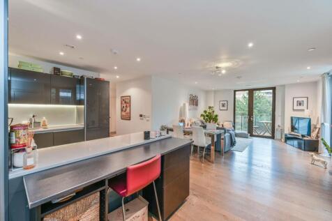 St Gabriel Walk, Elephant and Castle... 3 bed flat for sale