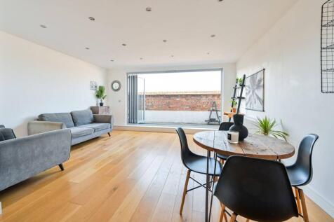 Queens Row, Elephant and Castle... 3 bed penthouse for sale