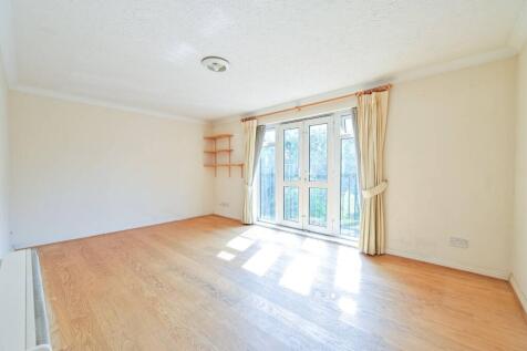 Albany Road, Elephant and Castle... 2 bed flat for sale