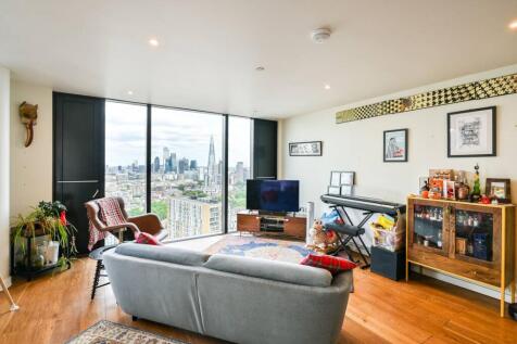Walworth Road, Elephant and Castle... 3 bed flat for sale