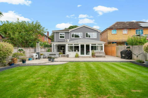 5 bedroom detached house for sale