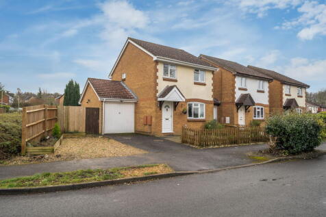 Lapin Lane, Basingstoke 3 bed link detached house for sale