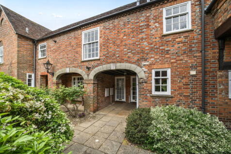 Becket Court, Basingstoke 2 bed terraced house for sale