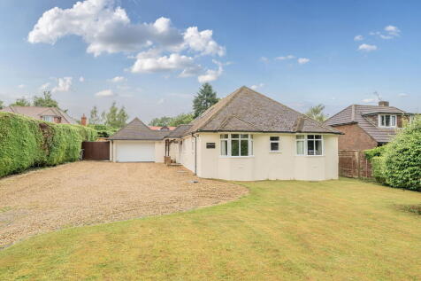 Woods Lane, Cliddesden 5 bed chalet for sale