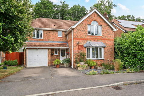 Clere Gardens, Chineham 4 bed detached house for sale