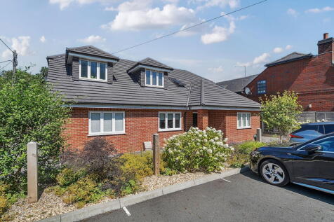 1 bedroom maisonette for sale