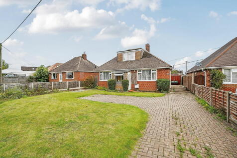 3 bedroom detached bungalow for sale