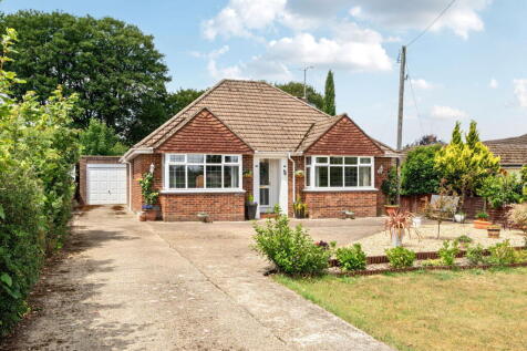 Buckskin Lane, Basingstoke 3 bed chalet for sale