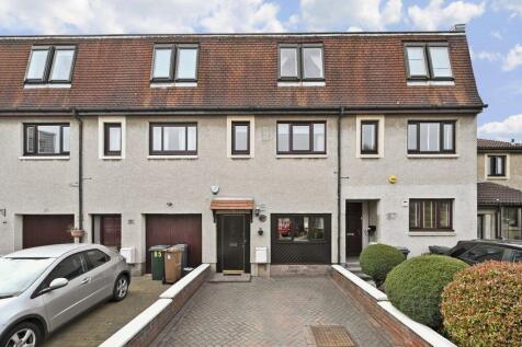 4 bedroom town house for sale
