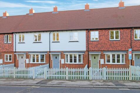 High Street, Burwash, TN19 3 bed terraced house for sale