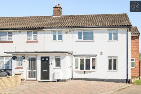 5 bedroom end of terrace house for sale