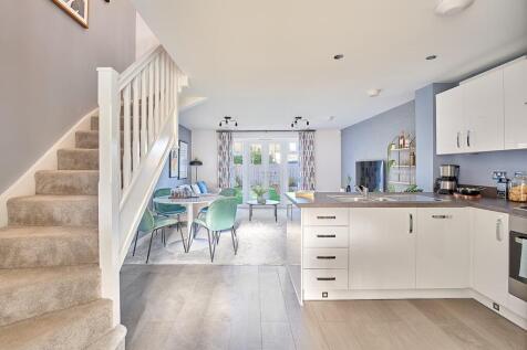 2 bedroom semi-detached house for sale