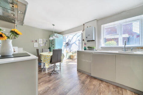 Sinclair Way, Darenth, Dartford... 3 bed terraced house for sale