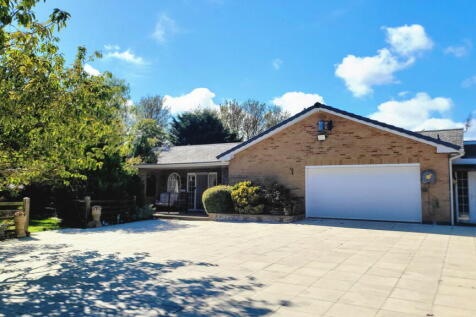 Skegness Road, Skegness PE24 4 bed detached bungalow for sale