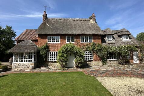 Lockeridge, Marlborough SN8 4 bed detached house for sale