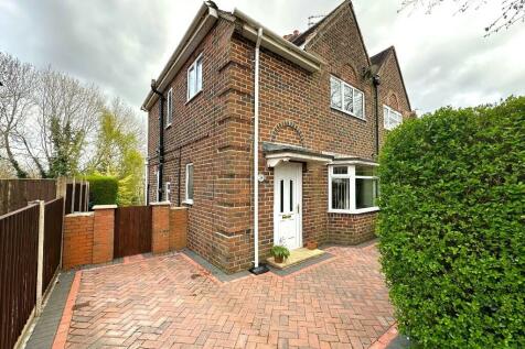 4 bedroom semi-detached house for sale