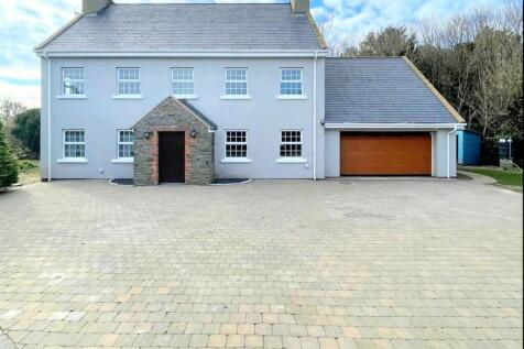 6 bedroom detached house for sale