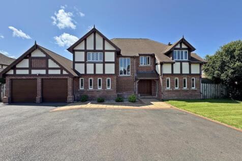 5 bedroom detached house for sale