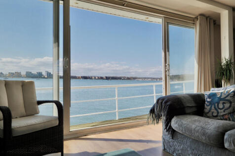 Vicarage Lane, Rochester, ME3 5 bed houseboat for sale