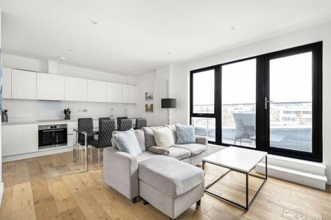 Waleorde Road, Elephant & Castle, SE17 2 bed apartment for sale