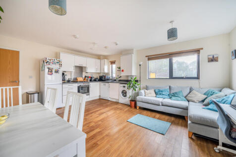 Styles House, Streatham, SW16 2 bed flat for sale