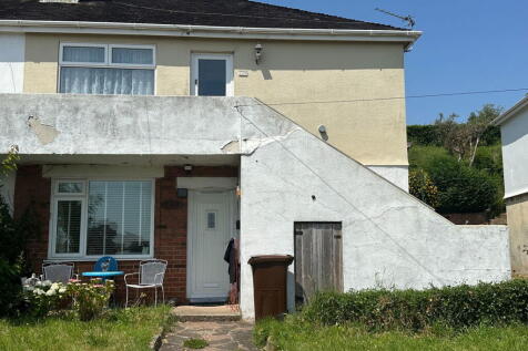 2 bedroom ground floor flat for sale