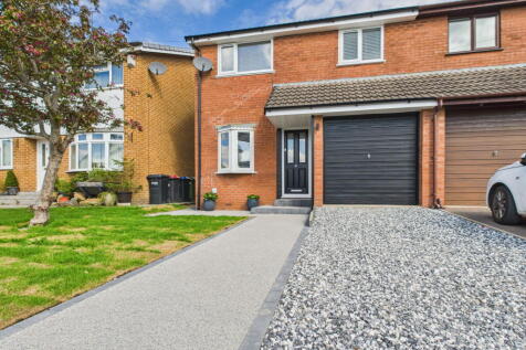 3 bedroom semi-detached house for sale
