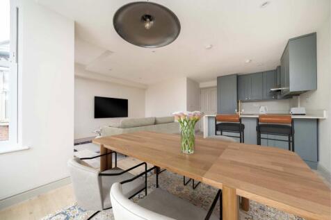 Earlsfield Road, Earlsfield SW18 2 bed flat for sale