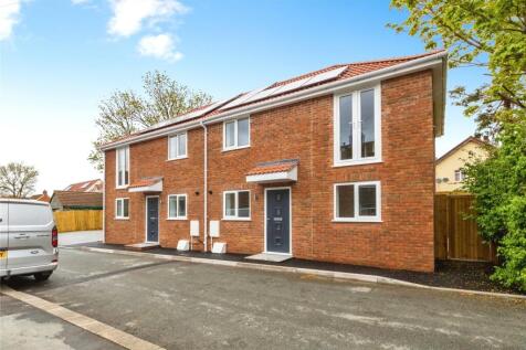 3 bedroom semi-detached house for sale