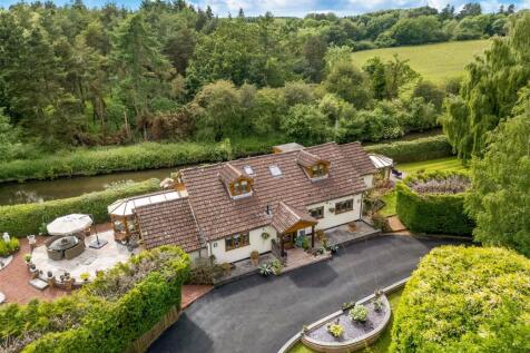 Rotherhams Oak Lane, Solihull B94 5 bed detached bungalow for sale
