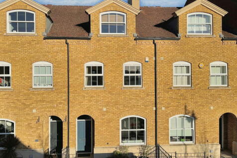 Rumbush Lane, Solihull B90 5 bed townhouse for sale