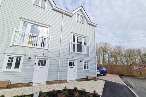 4 bedroom semi-detached house for sale