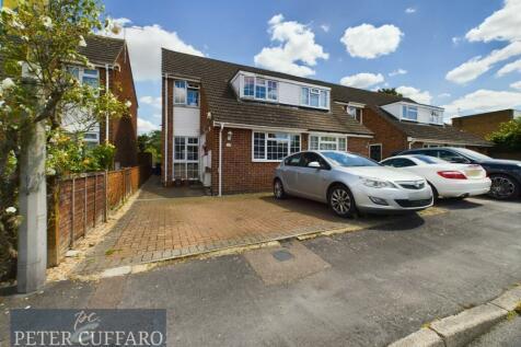 3 bedroom end of terrace house for sale