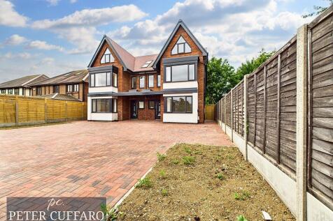 Halfhide Lane, Waltham Cross EN8 4 bed semi