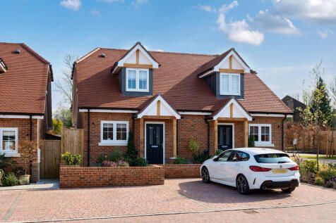 Lambert Close, Effingham... 2 bed semi