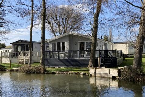 Clacton Road, Weeley 3 bed park home for sale