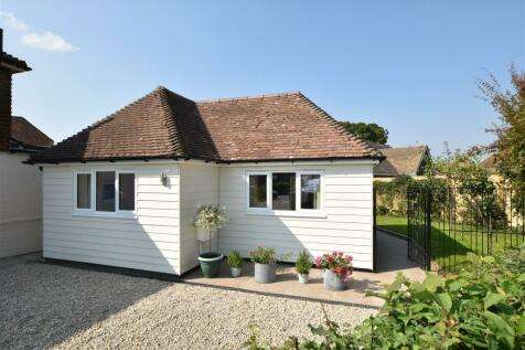 2 bedroom detached bungalow for sale