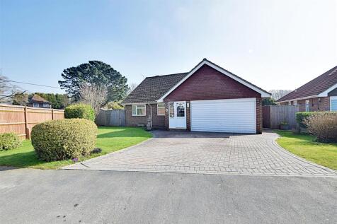 3 bedroom detached bungalow for sale