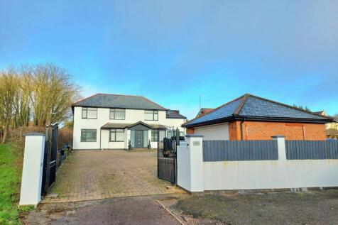 6 bedroom detached house for sale