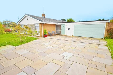 3 bedroom detached bungalow for sale