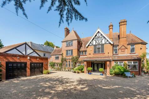 8 bedroom detached house for sale