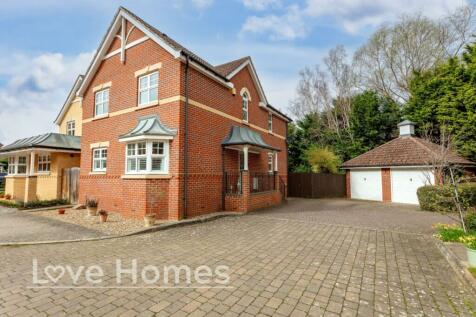 4 bedroom detached house for sale