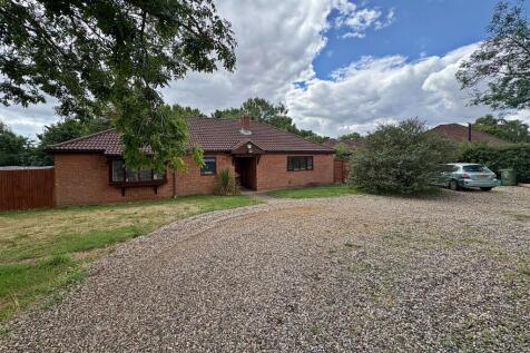Water End, Maulden 4 bed detached bungalow for sale