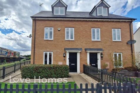 3 bedroom semi-detached house for sale