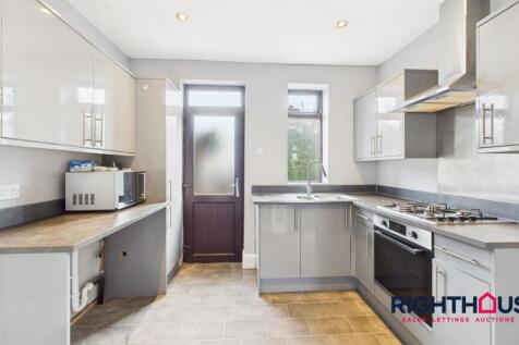2 bedroom semi-detached bungalow for sale