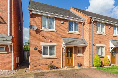 Regal Gardens, Bromsgrove. B61 3 bed end of terrace house for sale