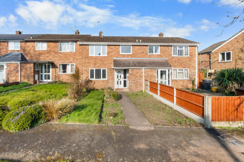 Lincoln Road, Bromsgrove. B61 8SE 3 bed terraced house for sale
