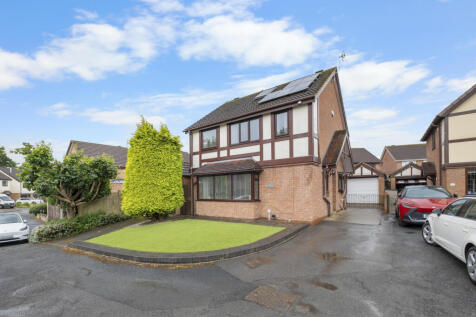 Avon Close, Bromsgrove. B60 3PE 3 bed detached house for sale